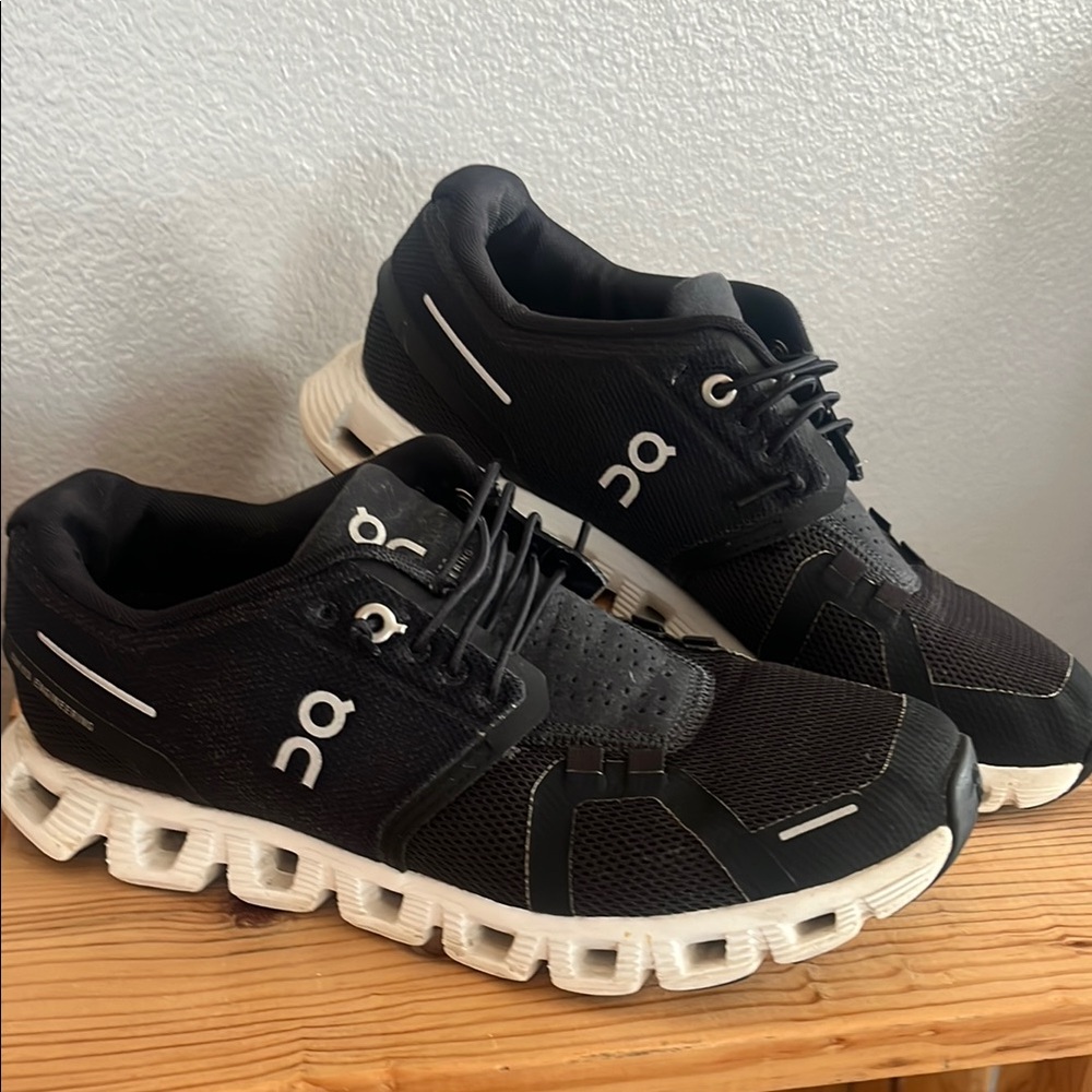 On Running Women’s Black Athletic Shoes